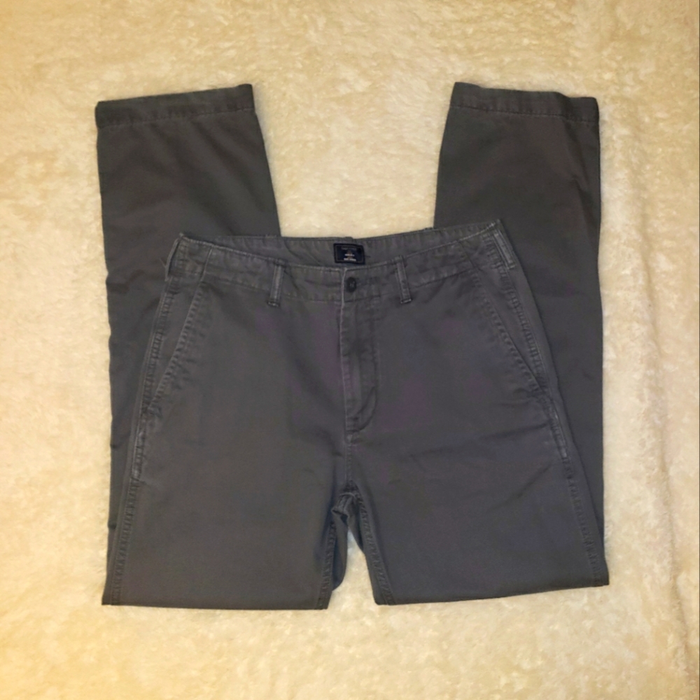 Gap Khakis Vintage Standard Fit gray pants, 32×34